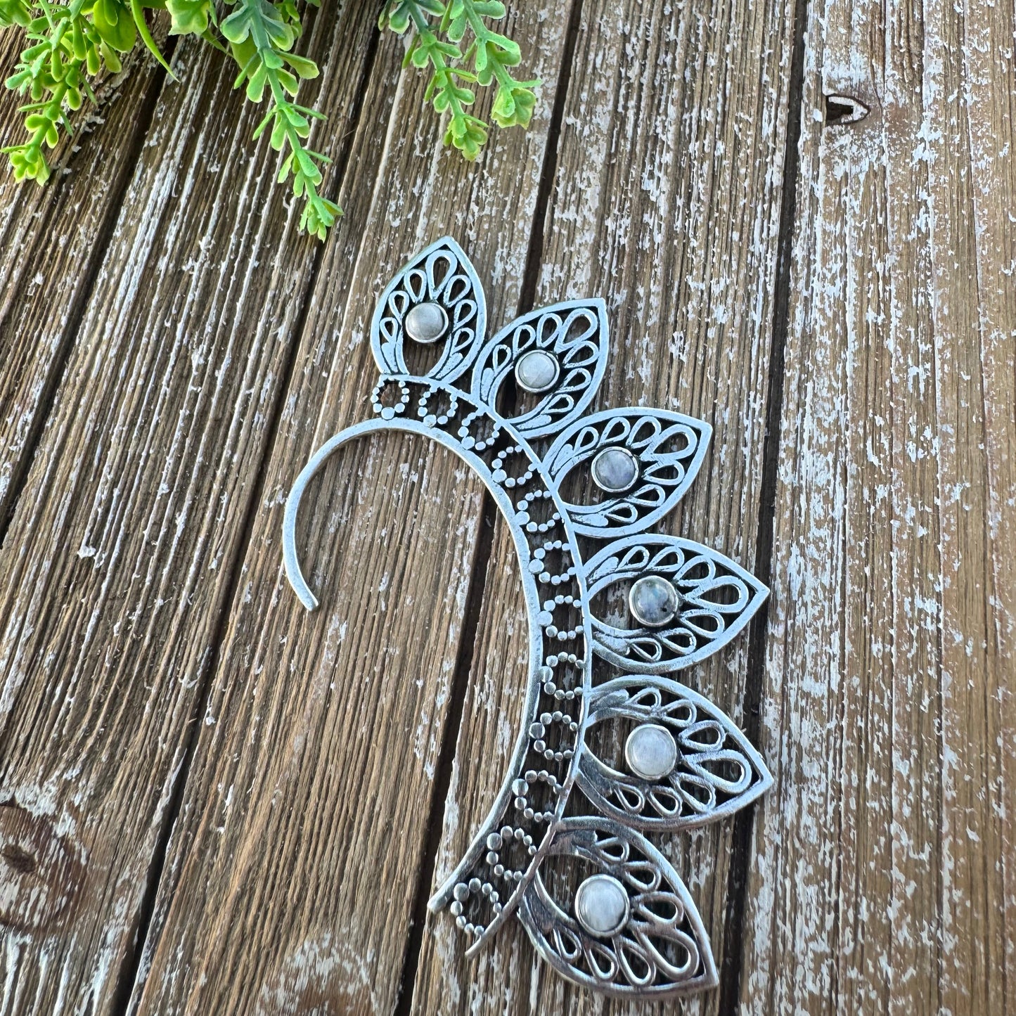 EarCuff Howlite