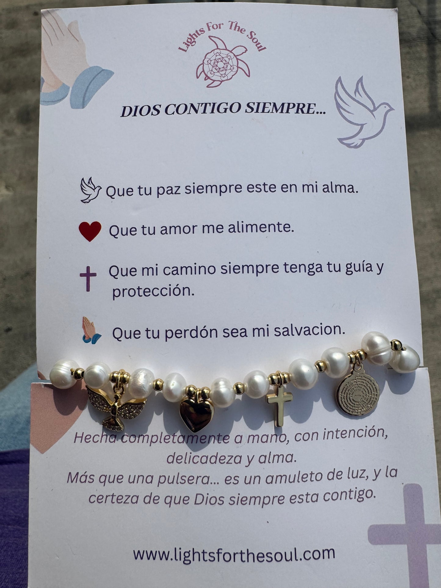 De la Mano con Dios