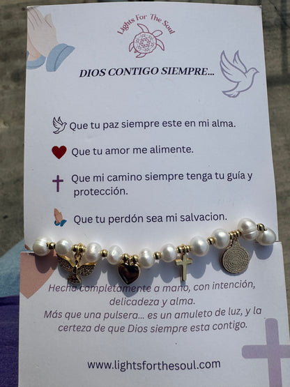 De la Mano con Dios